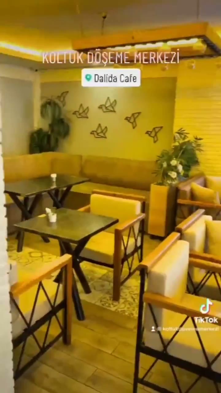Dalida Cafe kapitone koltuk döşemesi