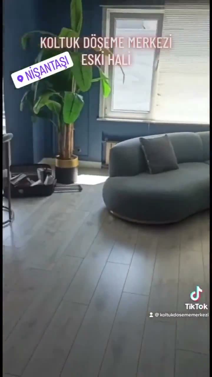 Yenilenen gri salon oturma grubu